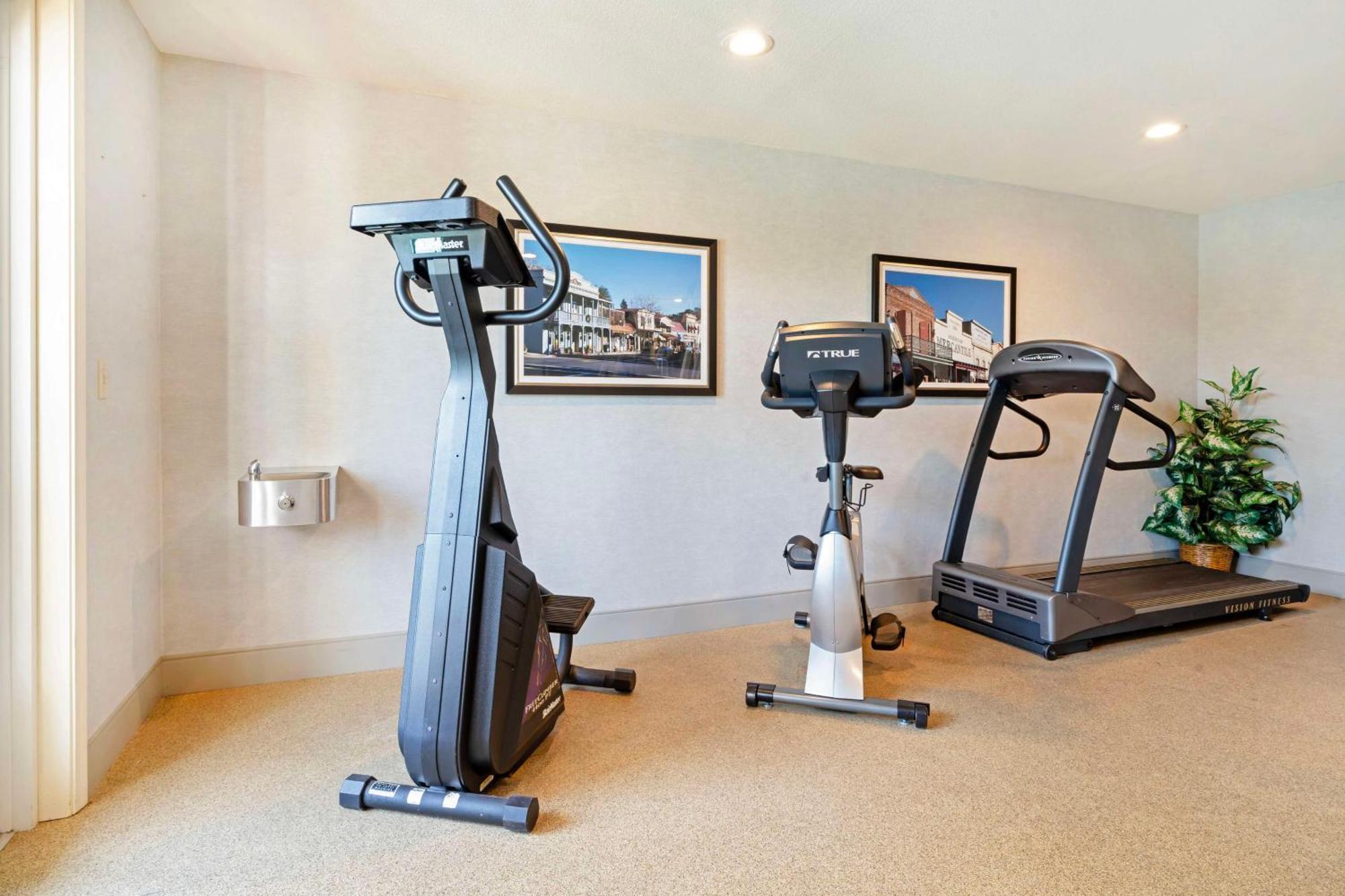 Best Western Cedar Inn & Suites Angels Camp Εξωτερικό φωτογραφία